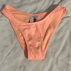 NWT high leg-scoop bottom